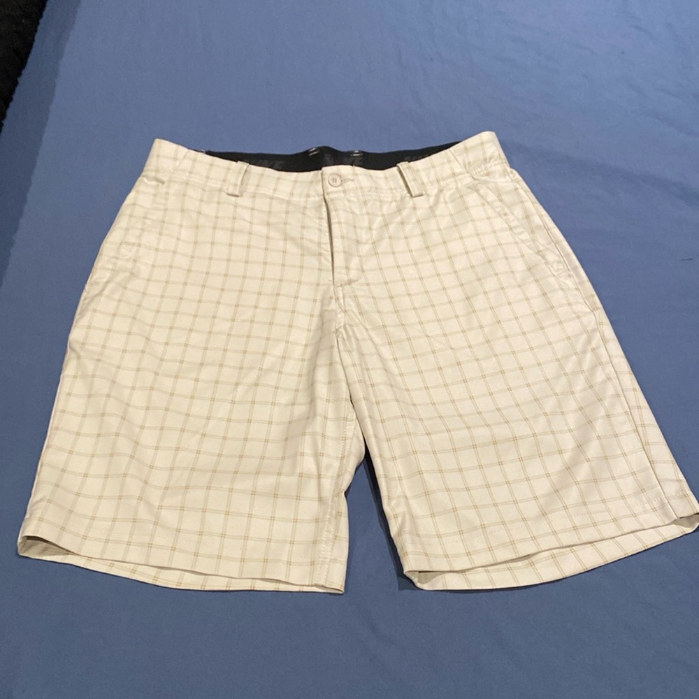Nike dri fit golf shorts like new